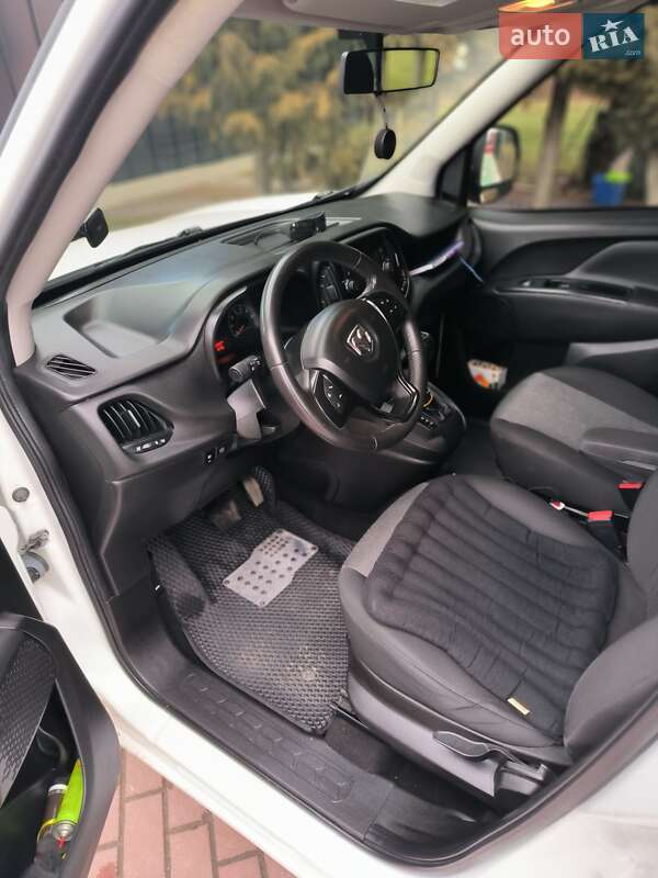 Мінівен Ram Promaster City 2016 в Львові