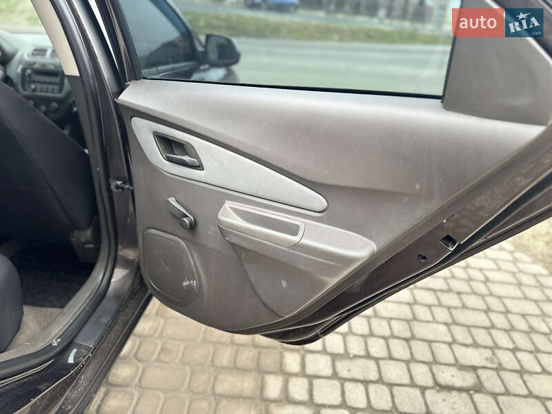 Седан Ravon R4 2018 в Тернополі