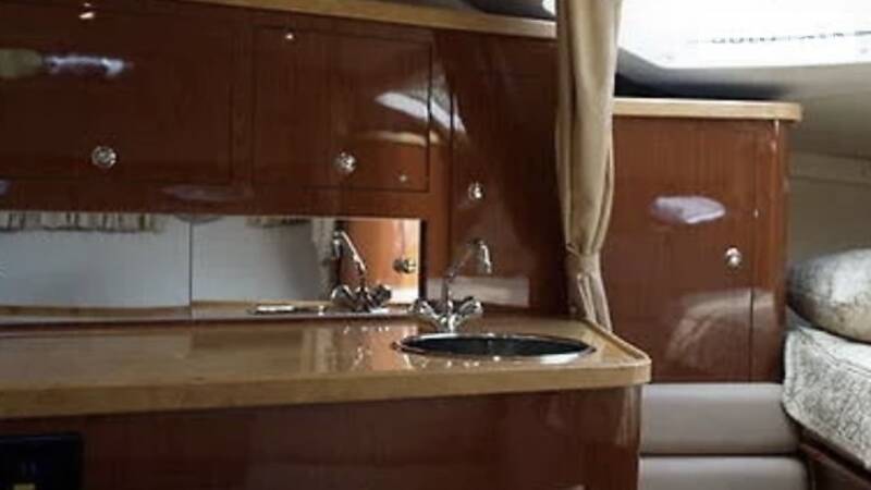 Моторная яхта Regal 3360 2009 в Днепре фото 3 Моторная яхта Regal 3360 2009 в Днепре