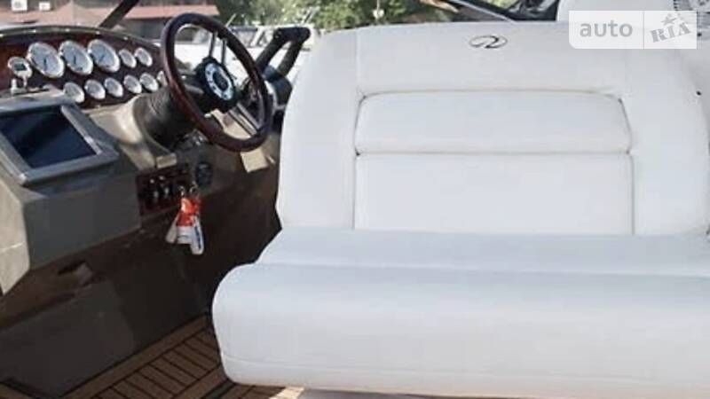 Моторная яхта Regal 3360 2009 в Днепре фото 5 Моторная яхта Regal 3360 2009 в Днепре