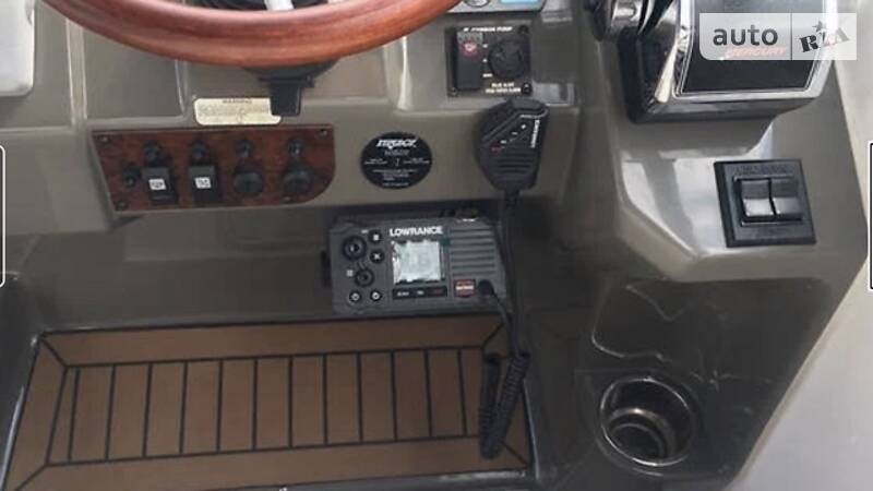 Моторная яхта Regal 3360 2009 в Днепре фото 4 Моторная яхта Regal 3360 2009 в Днепре