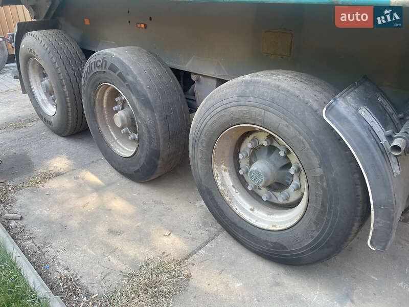 Самоскид напівпричіп Reisch RHKS-35 2004 в Бахмачі