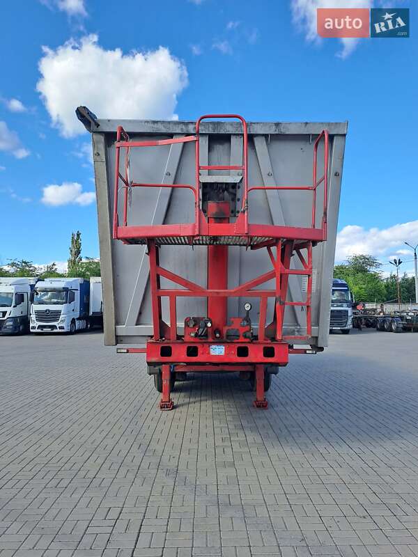 Самоскид напівпричіп Reisch RHKS-35 2009 в Черкасах