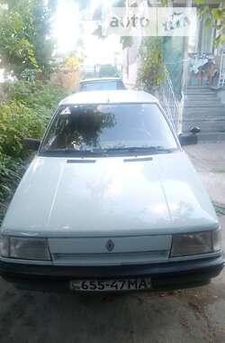Хэтчбек Renault 11 1987 в Золочеве