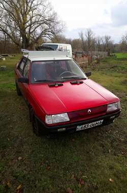 Хэтчбек Renault 11 1986 в Киеве