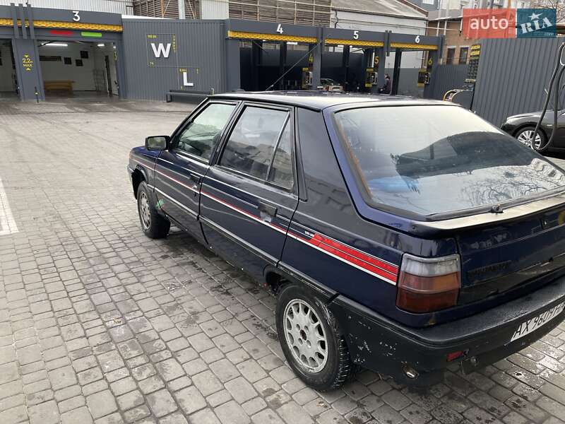 Хэтчбек Renault 11 1988 в Харькове