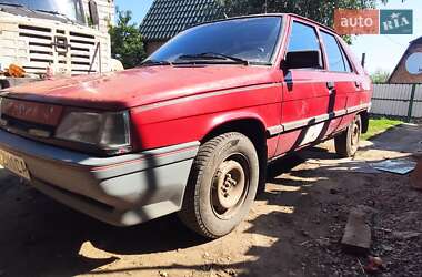 Хетчбек Renault 11 1987 в Полтаві