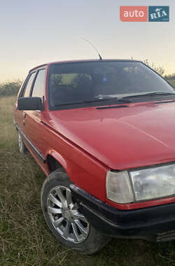 Хетчбек Renault 11 1988 в Чернівцях