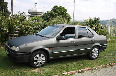 Седан Renault 19 1995 в Черновцах