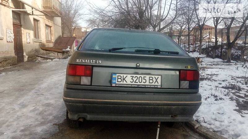 Хетчбек Renault 19 1989 в Рівному фото 2 Хетчбек Renault 19 1989 в Рівному
