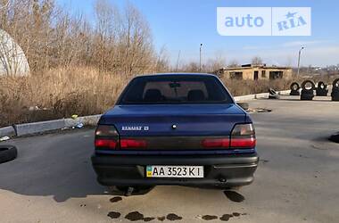 Седан Renault 19 1995 в Киеве