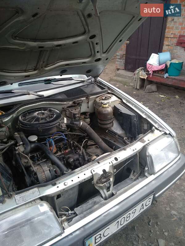 Хетчбек Renault 19 1991 в Рожище фото Хетчбек Renault 19 1991 в Рожище
