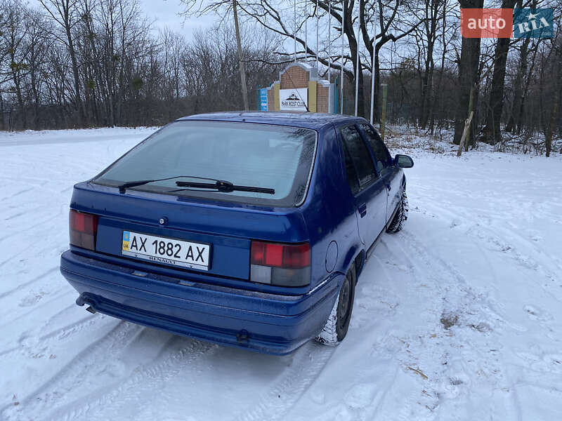 Хетчбек Renault 19 1989 в Зміїві