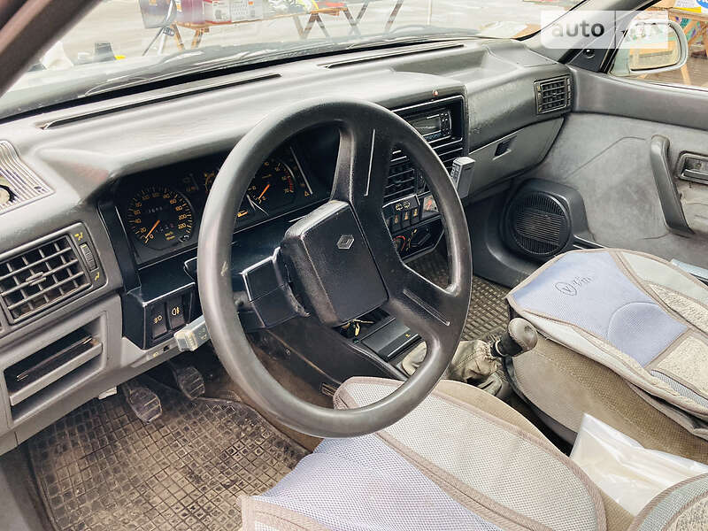 Хэтчбек Renault 19 1990 в Кременчуге