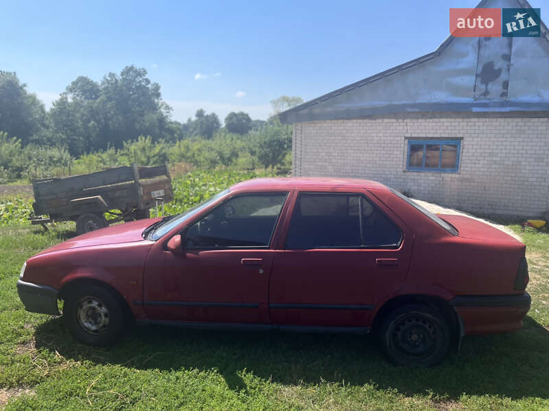Седан Renault 19 1993 в Теофіполі