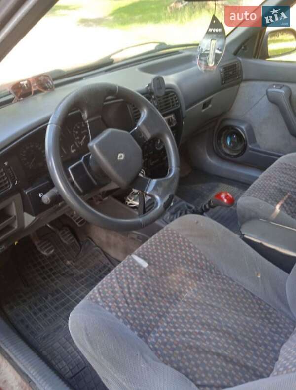 Хэтчбек Renault 19 1993 в Макарове