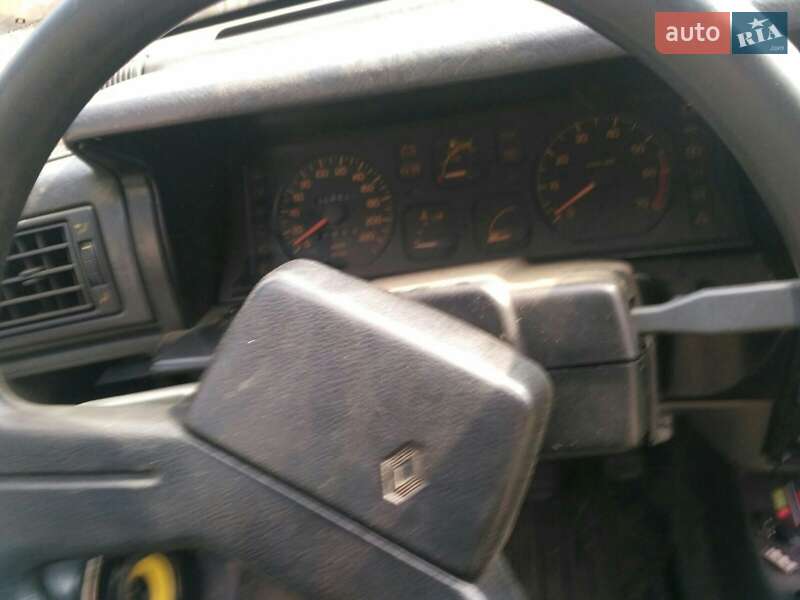 Седан Renault 19 1990 в Славском