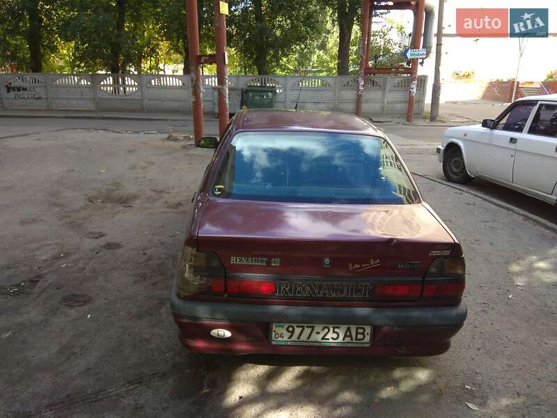 Седан Renault 19 1995 в Дніпрі фото 2 Седан Renault 19 1995 в Дніпрі