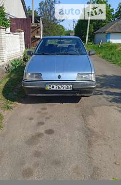 Седан Renault 19 1990 в Благовіщенську