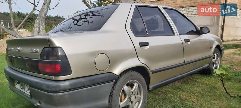 Хэтчбек Renault 19 1998 в Калиновке