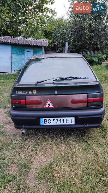 Хэтчбек Renault 19 1993 в Борщеве