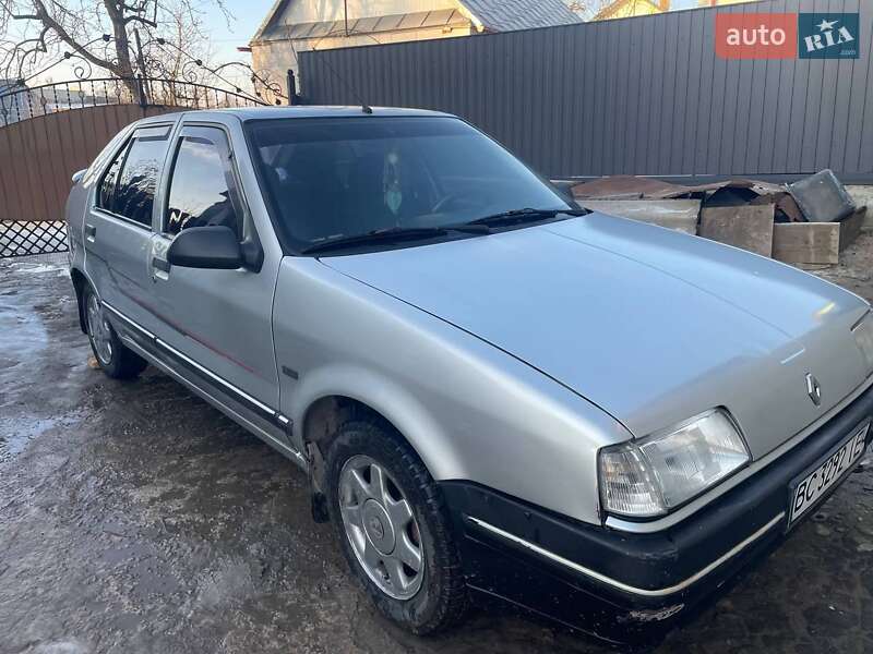 Хэтчбек Renault 19 1990 в Львове