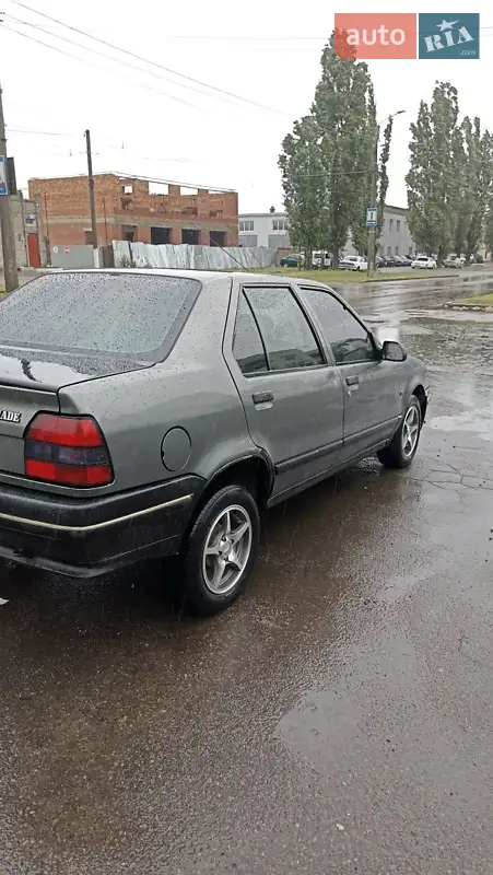Седан Renault 19 1991 в 