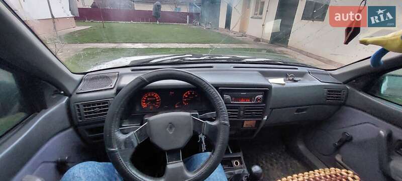 Хэтчбек Renault 19 1992 в Драгомирчанах