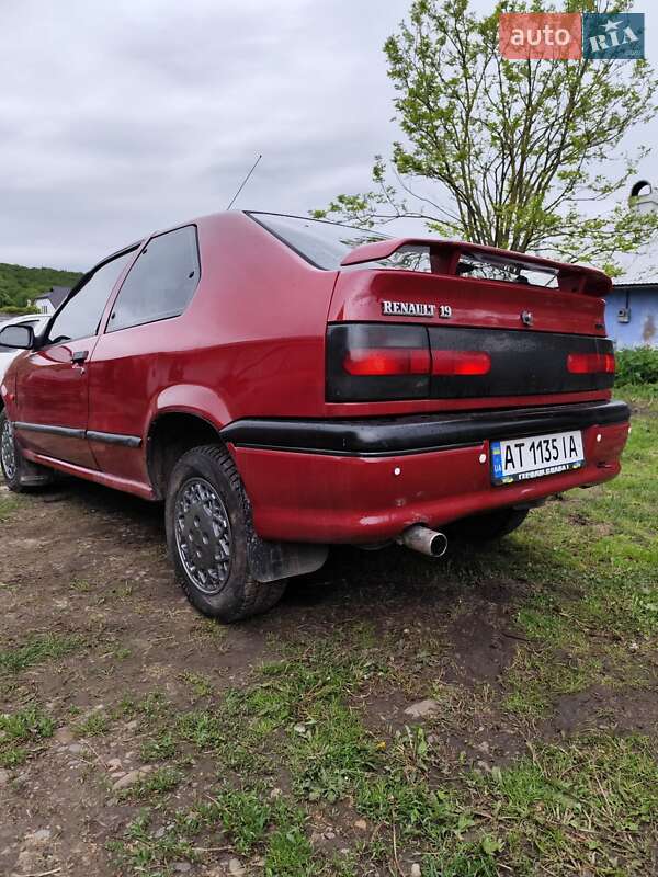 Хетчбек Renault 19 1994 в Снятині
