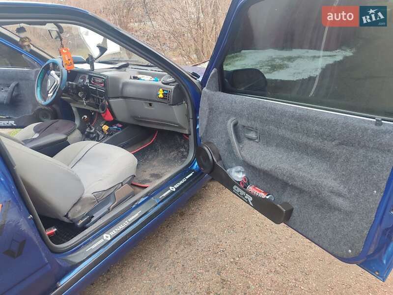 Хетчбек Renault 19 1989 в Дніпрі фото 11 Хетчбек Renault 19 1989 в Дніпрі