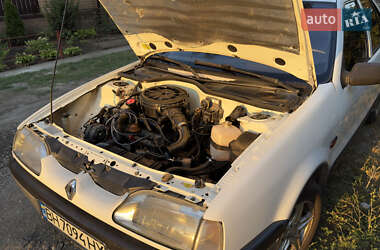 Седан Renault 19 1996 в Измаиле