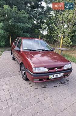 Седан Renault 19 1993 в Смілі