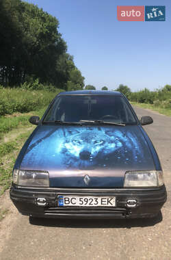 Седан Renault 19 1992 в Буске