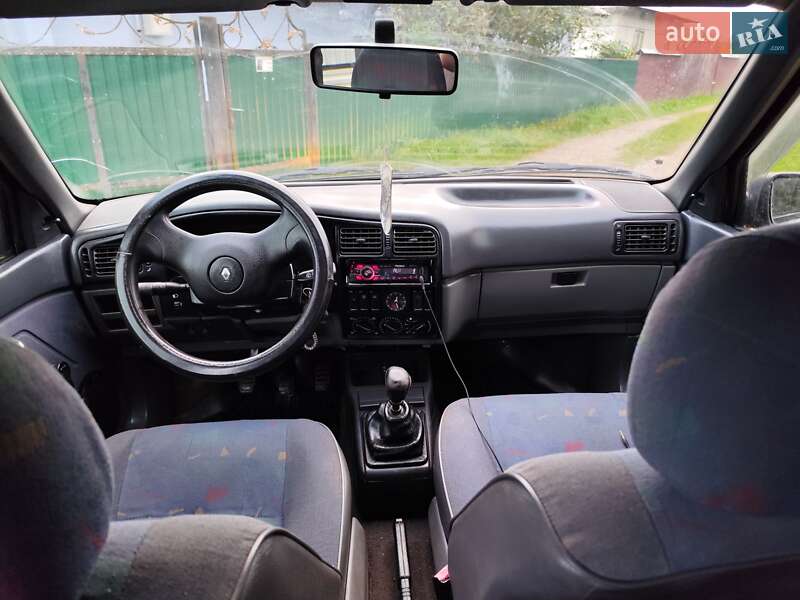 Седан Renault 19 1996 в Снятине