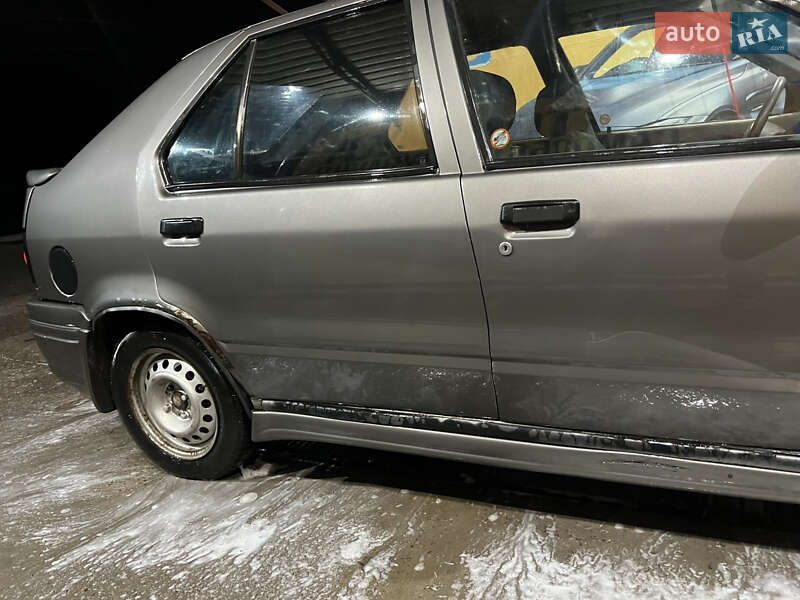 Хэтчбек Renault 19 1990 в Прилуках