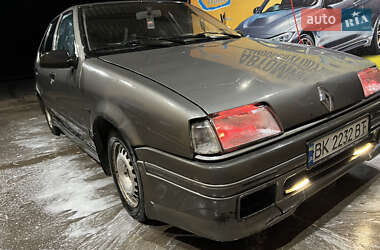 Хэтчбек Renault 19 1990 в 