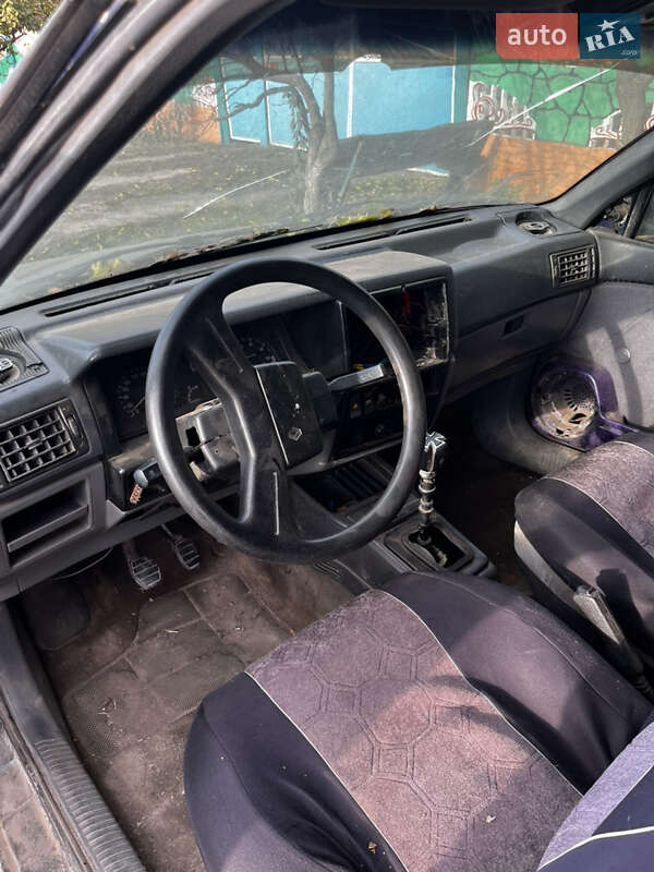 Седан Renault 19 1989 в Васильківці