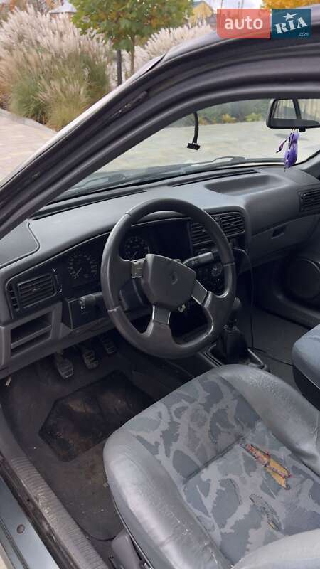 Хэтчбек Renault 19 1994 в Пустомытах фото 4 Хэтчбек Renault 19 1994 в Пустомытах