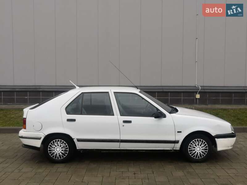 Хетчбек Renault 19 1991 в Здолбуніві фото 3 Хетчбек Renault 19 1991 в Здолбуніві