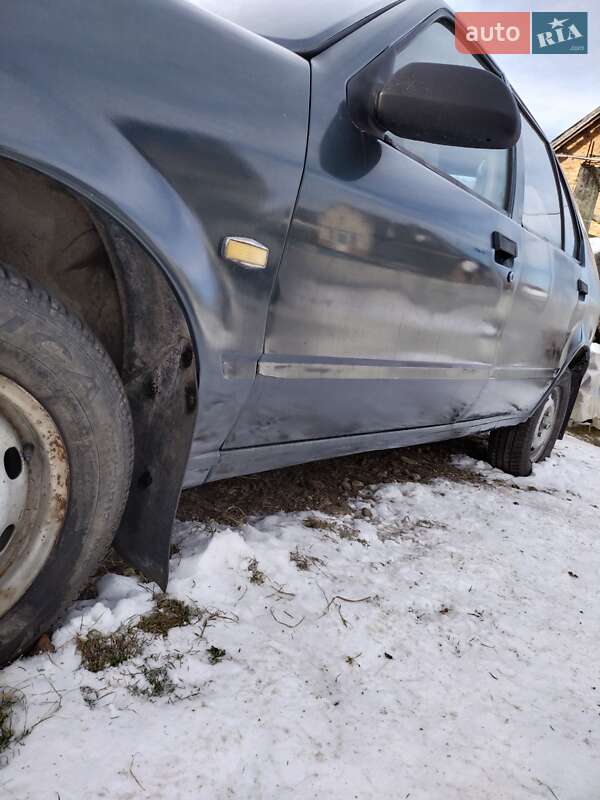 Хэтчбек Renault 19 1989 в Бобрке