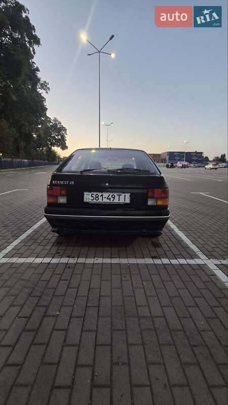 Хэтчбек Renault 19 1990 в Тернополе