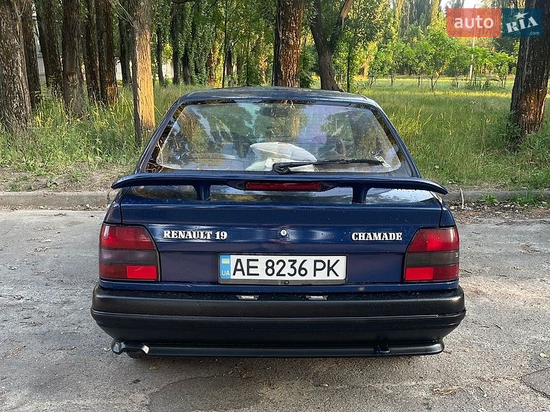 Седан Renault 19 1991 в Андрушевке