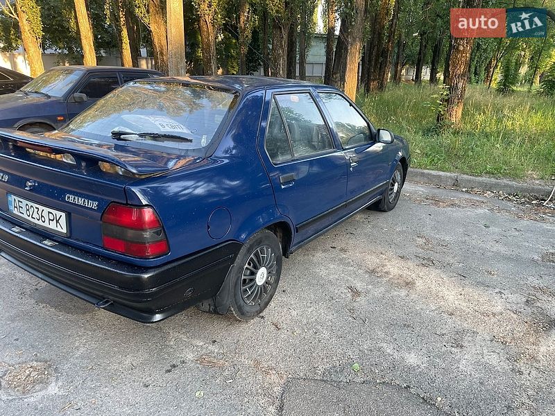 Седан Renault 19 1991 в Андрушевке