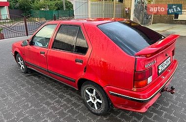 Хетчбек Renault 19 1990 в Арбузинці Хетчбек Renault 19 1990 в Арбузинці