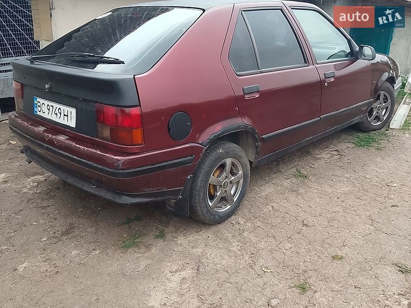 Седан Renault 19 1989 в Львові