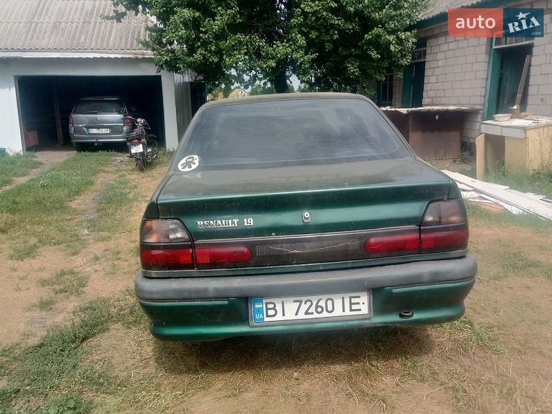 Седан Renault 19 1995 в Кременчуге