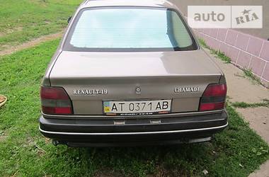 Седан Renault 21 1992 в Чорткове