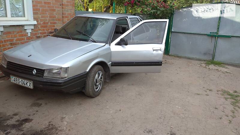 Седан Renault 21 1987 в Полтаве