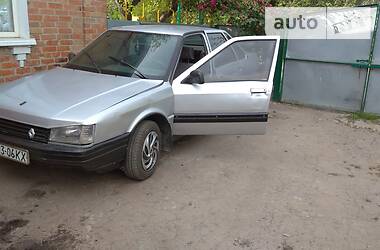 Седан Renault 21 1987 в Полтаві