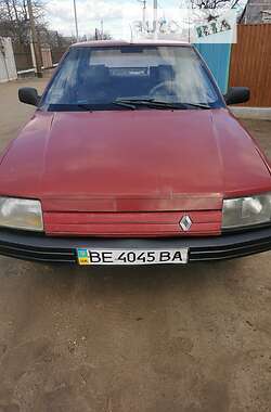 Седан Renault 21 1986 в Вознесенске